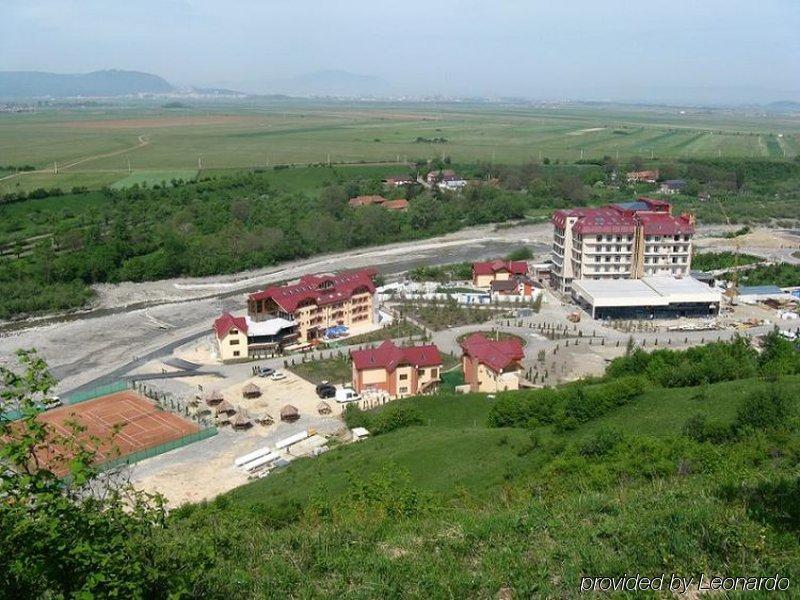 Grand Hotel Perla Ciucasului Tarlungeni Exterior photo